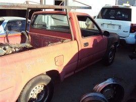 1989 TOYOTA PICK-UP 2WD, 2.4L AUTO, COLOR RED, STK Z15859